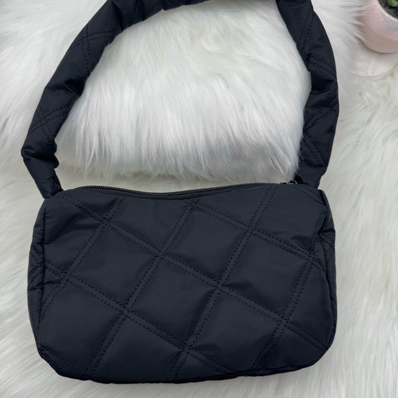 The Errands Grab & Go Quilted Nylon Handbag - Picture 5 of 7